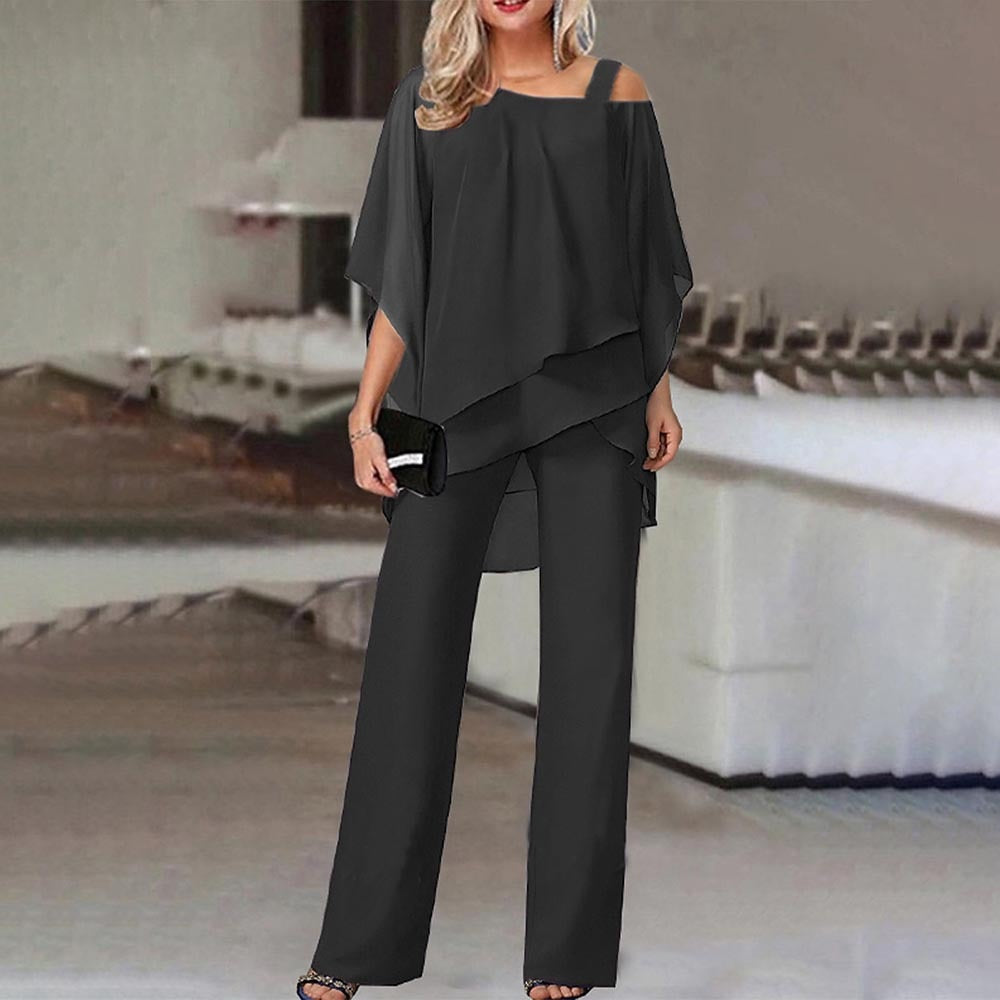 Solveiga – nesenstanti elegancija atvirais pečiais