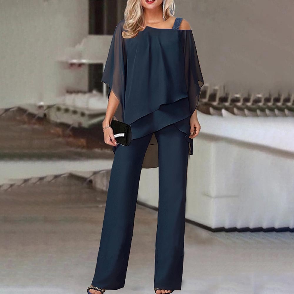 Solveiga – nesenstanti elegancija atvirais pečiais