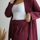 Urtė – Burgundiškas komplektas